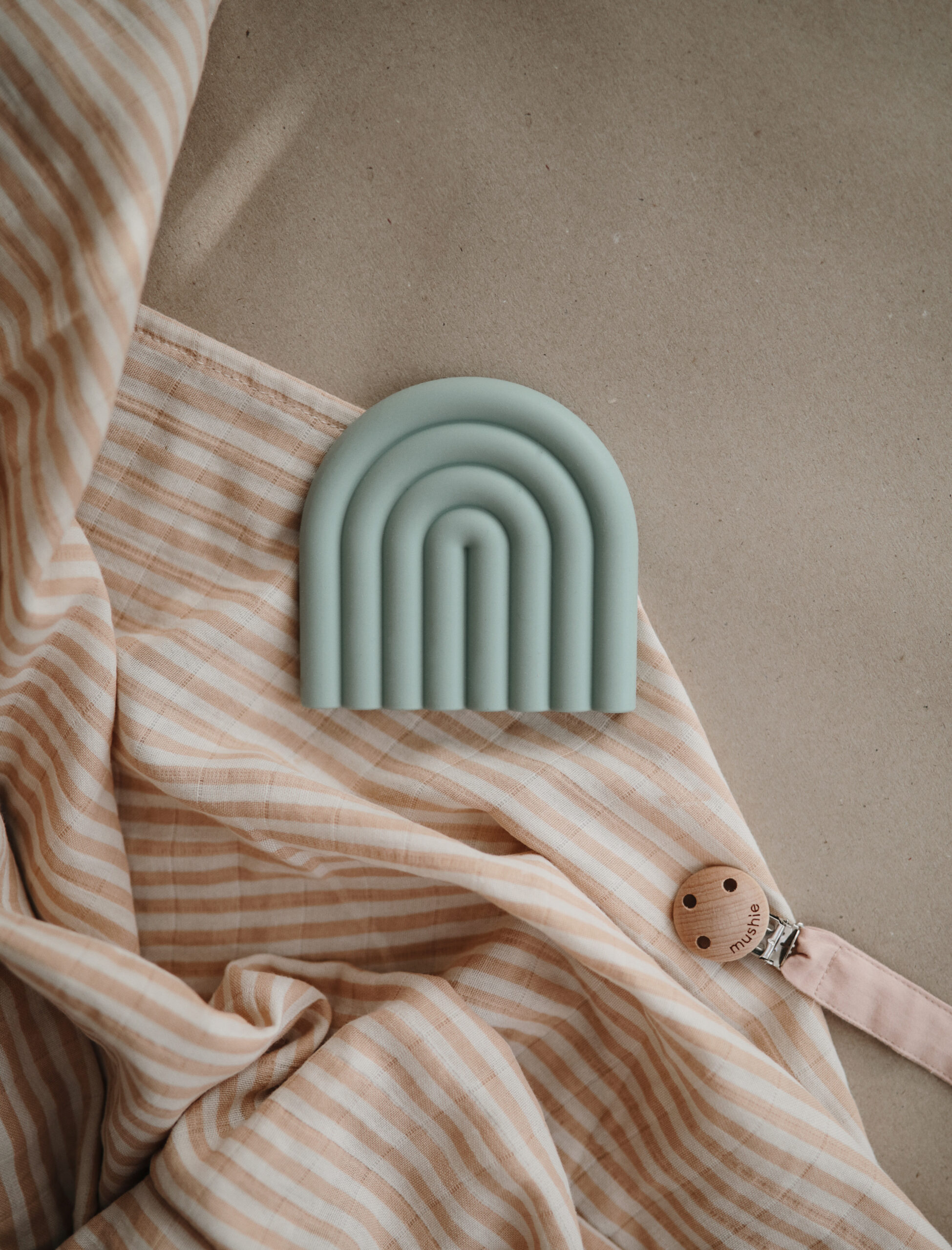 Mushie Κλιπ Πιπίλας Υφασμάτινο Blush - Image 7