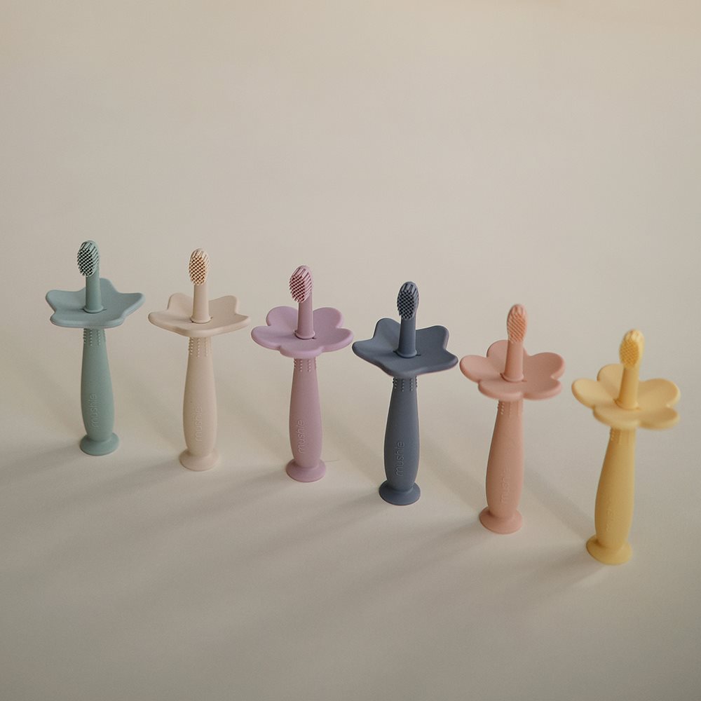 Mushie Εκπαιδευτική Οδοντόβουρτσα Σιλικόνης Flower Soft Lilac - Image 2