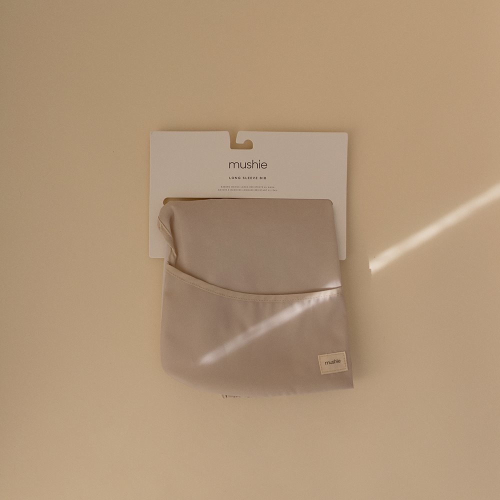 Mushie Σαλιάρα Αδιάβροχη με Μανίκια Fog - Image 5