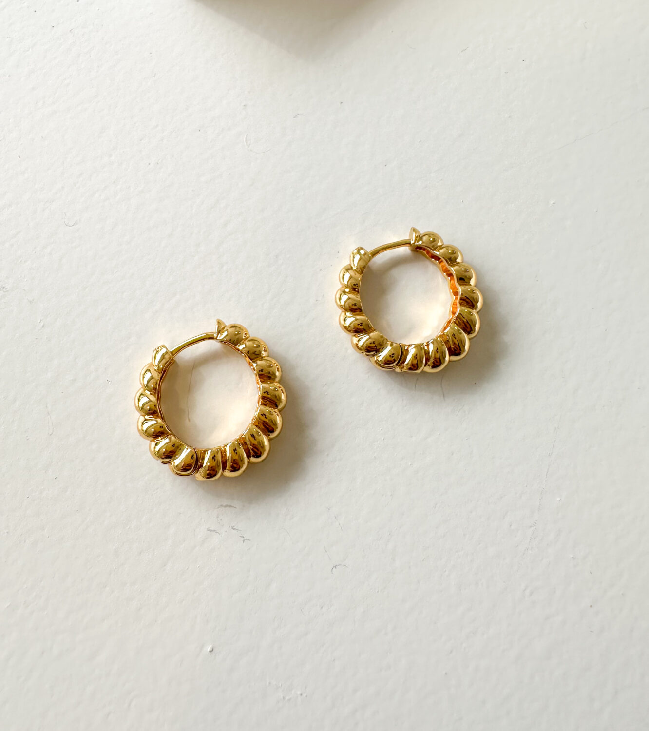 Charm me Σκουλαρίκια Small Bubble Hoops Golden